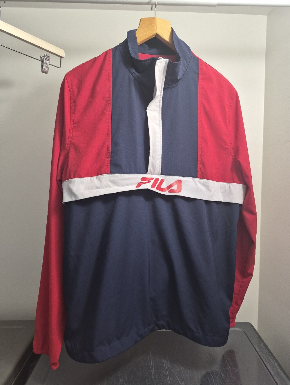 FILA Men's Navy & Red Colorblock Windbreaker Jacket